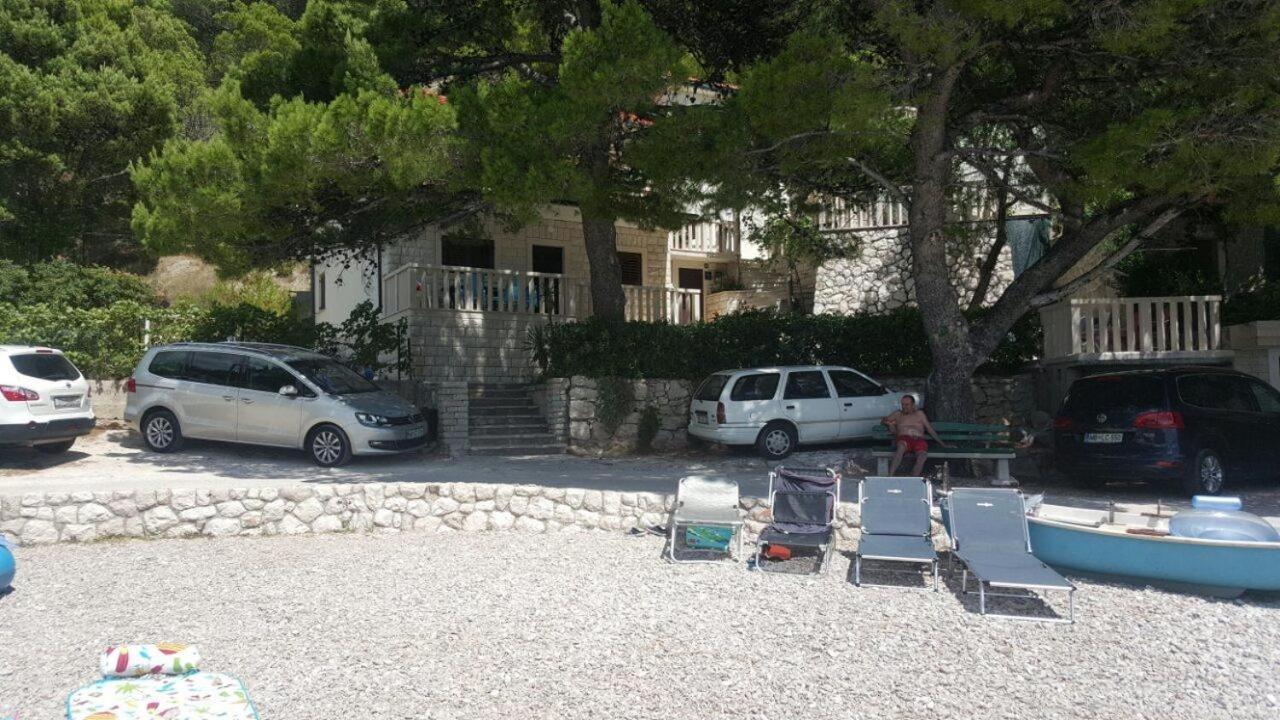 Apartments By The Sea Brela, Makarska - 16065 المظهر الخارجي الصورة