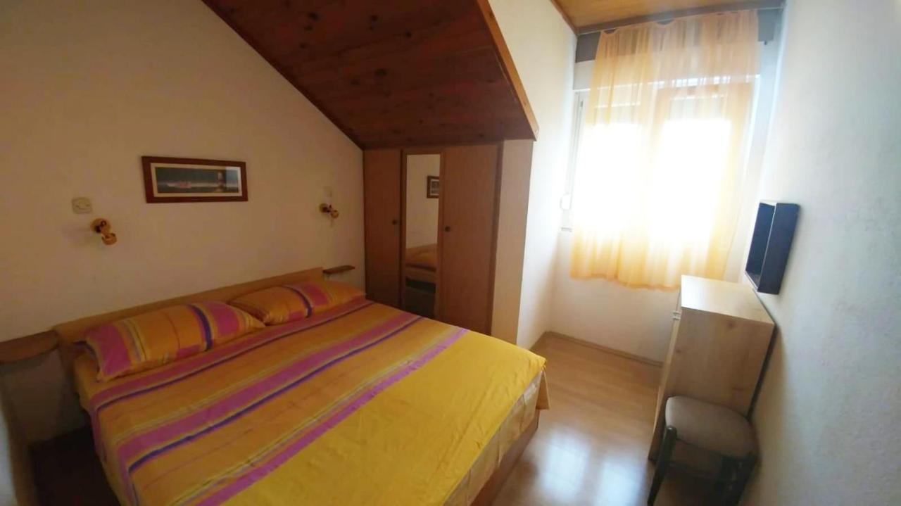 Apartments By The Sea Brela, Makarska - 16065 المظهر الخارجي الصورة